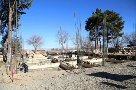 Müdafiə naziri cəbhəboyu zonada tikilməkdə olan bir sıra hərbi obyektlərə baxış keçirib