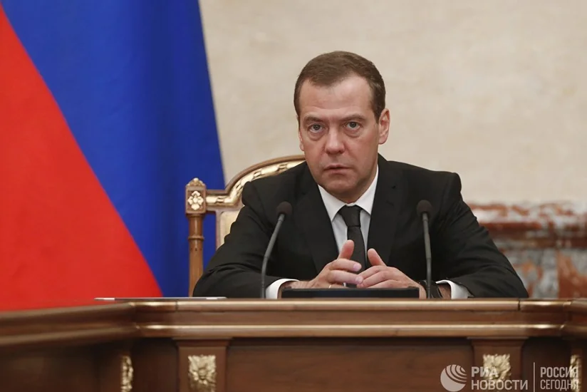 Путин: Медведев самостоятельно исполнял обязанности на президентском посту