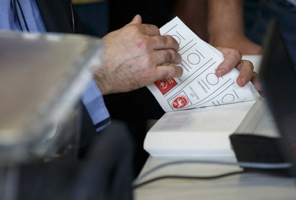 ​Türkiyədə parlament seçkisində saxtakarlıq olunduğu iddia edilir