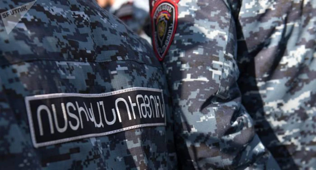 Ermənistanda polis polkovniki işçilərin pul mükafatını mənimsəyib