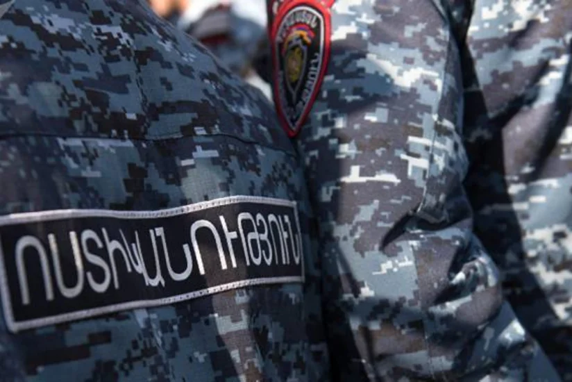 Ermənistanda polis polkovniki işçilərin pul mükafatını mənimsəyib
