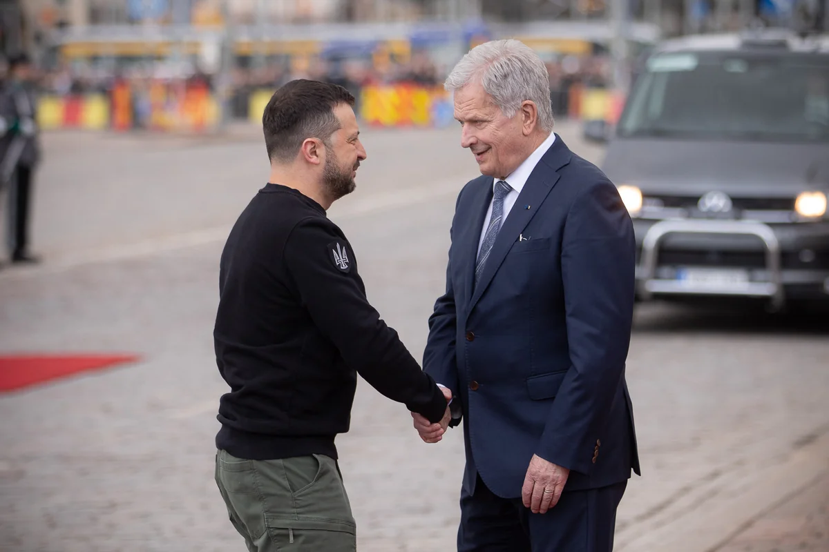 Volodimir Zelenski və Sauli Niinistö Ukraynanın müdafiəsinin gücləndirilməsini müzakirə ediblər