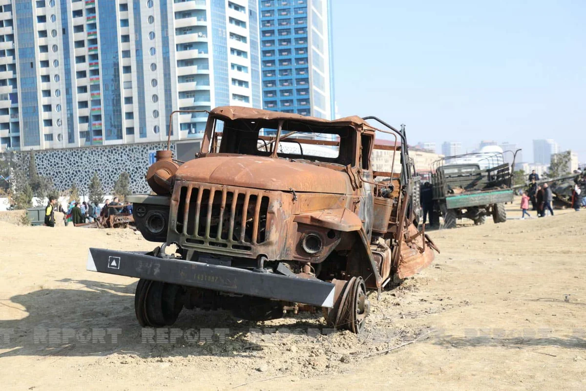 Парк военных трофеев в День Победы - ФОТОРЕПОРТАЖ