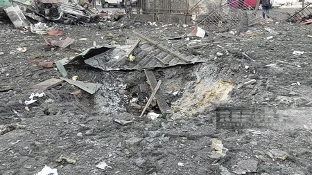 Kharkiv street destroyed by S-300 - PHOTO REPORTAGE