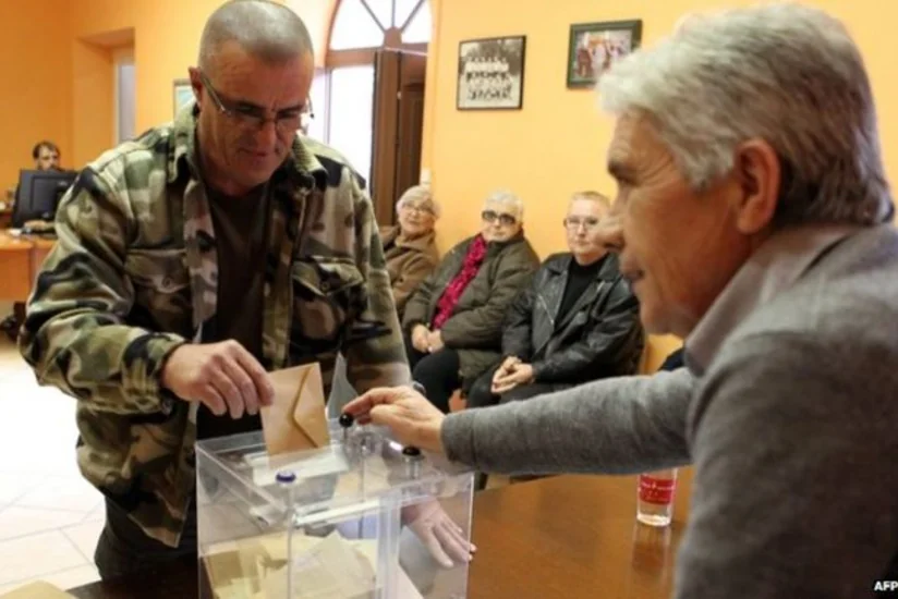 Sabiq prezident Nikola Sarkozinin partiyası Fransa seçkilərində qələbə çalıb