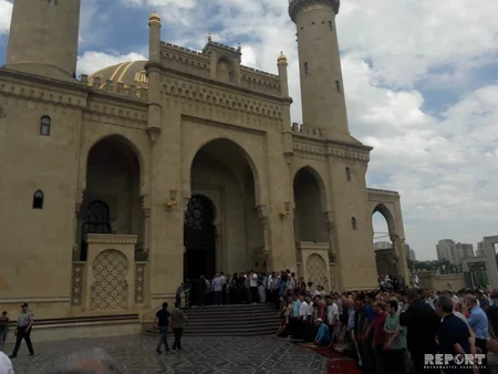 Eid prayer performed in Baku mosques -PHOTO