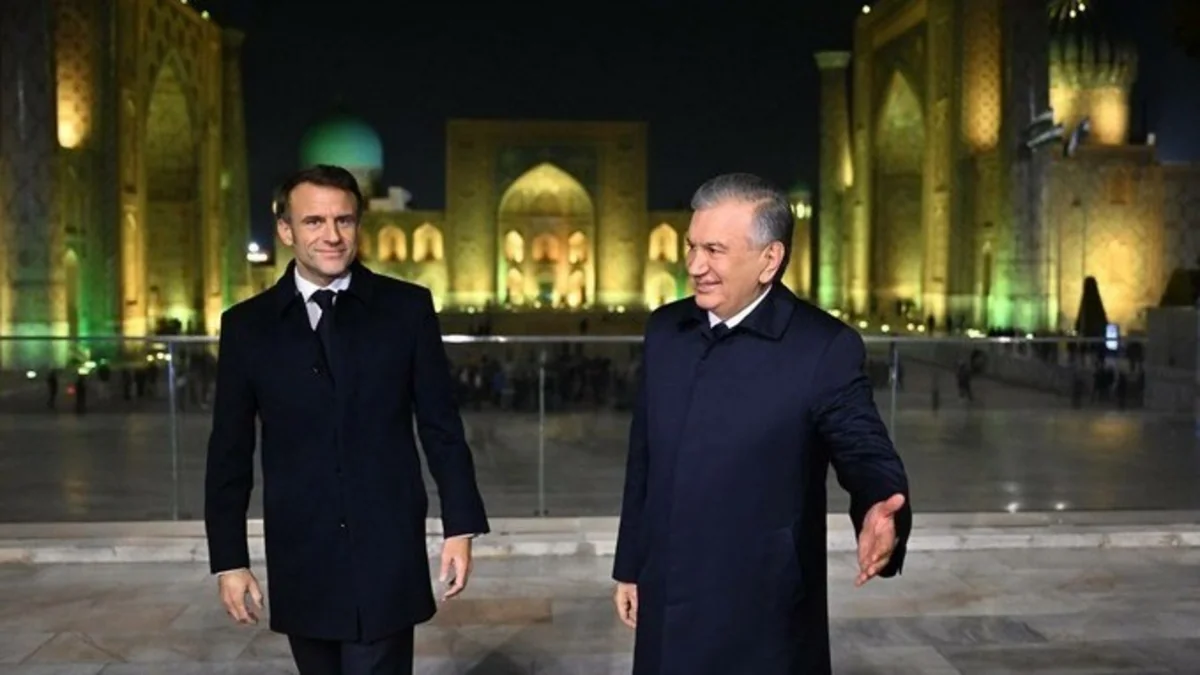 Səmərqənddə Özbəkistan və Fransa prezidentləri danışıqlar aparır