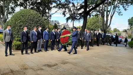 Zakir Həsənov Gürcüstanda Heydər Əliyevin büstünü ziyarət edib