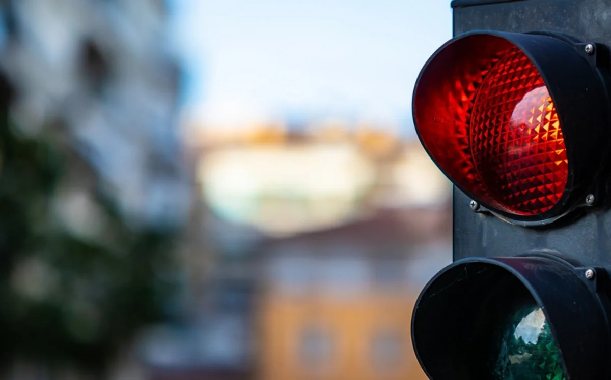 Qaradağda avtomobil yolu keçən kişini vurub