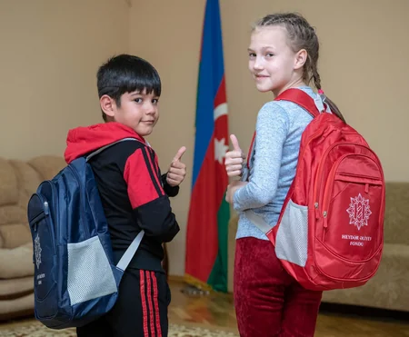 Heydər Əliyev Fondu bu il birinci sinfə gedən 17 min aztəminatlı və kimsəsiz uşağa hədiyyə verir