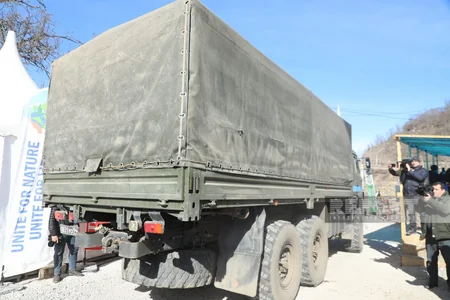 Total of 30 vehicles of peacekeepers move freely through Khankandi-Lachin road