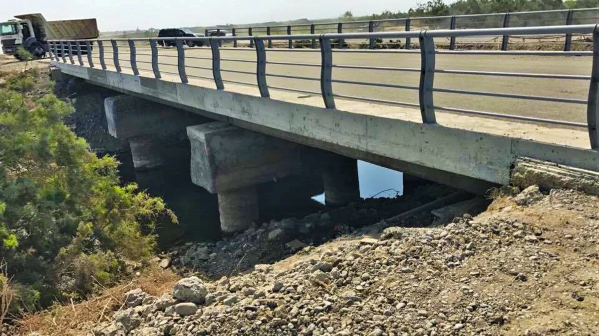 Biləsuvarda qəzalı vəziyyətə düşmüş körpü bərpa edilib