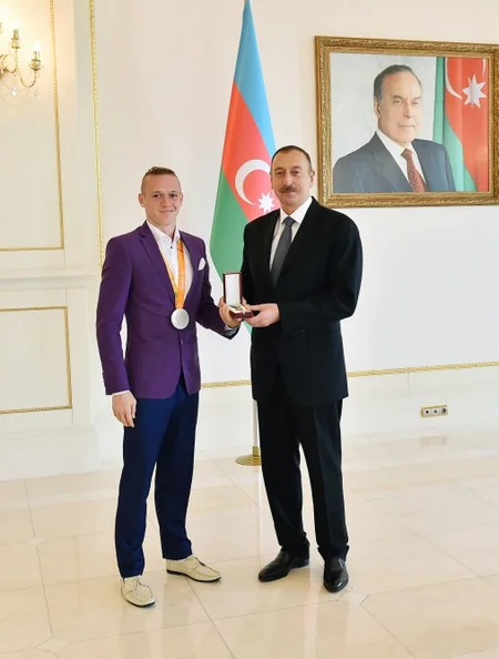 Prezident İlham Əliyev XV Yay Paralimpiya Oyunlarında iştirak etmiş idmançılarla görüşüb - YENİLƏNİB