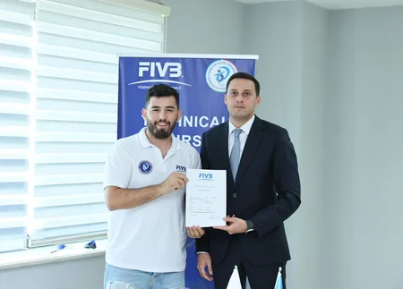 Voleybol məşqçiləri üçün keçirilən beynəlxalq seminar başa çatıb