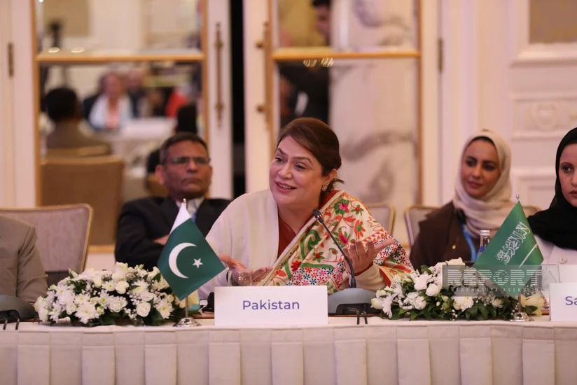 Nilofar Baxtiyar: “Pakistan hökumətində rəhbərliyin 33 faizi qadınlardır”