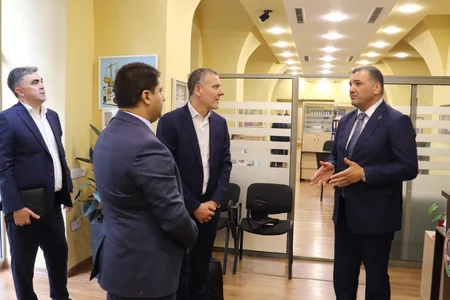 Vəkillər Kollegiyasının Hüquqi Yardım və Tədris Mərkəzində beynəlxalq ekspertlə görüş olub