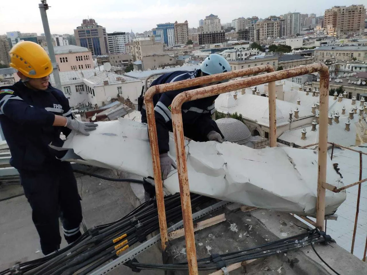 FHN küləyin Bakıda törətdiyi fəsadlarla bağlı məlumat yayıb