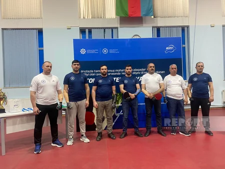 Protezlə təmin edilən müharibə əlilləri arasında stolüstü tennis yarışı keçirilib