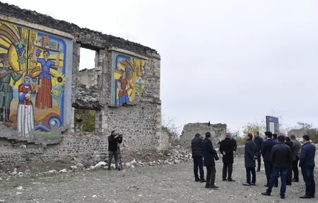 Estoniyalı parlamentarilər Ağdamda ermənilərin törətdiyi vəhşiliklərlə tanış olublar