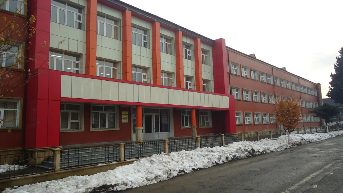 Lənkəranda koronavirusa görə 2 şagird distant təhsilə keçirilib