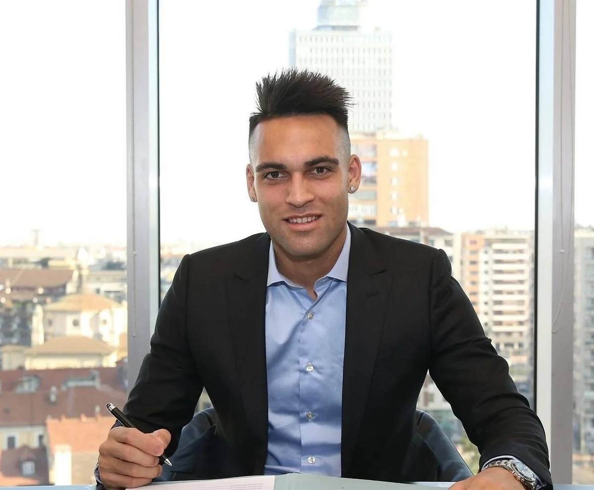 İnter argentinalı hücumçu ilə müqaviləni uzadıb