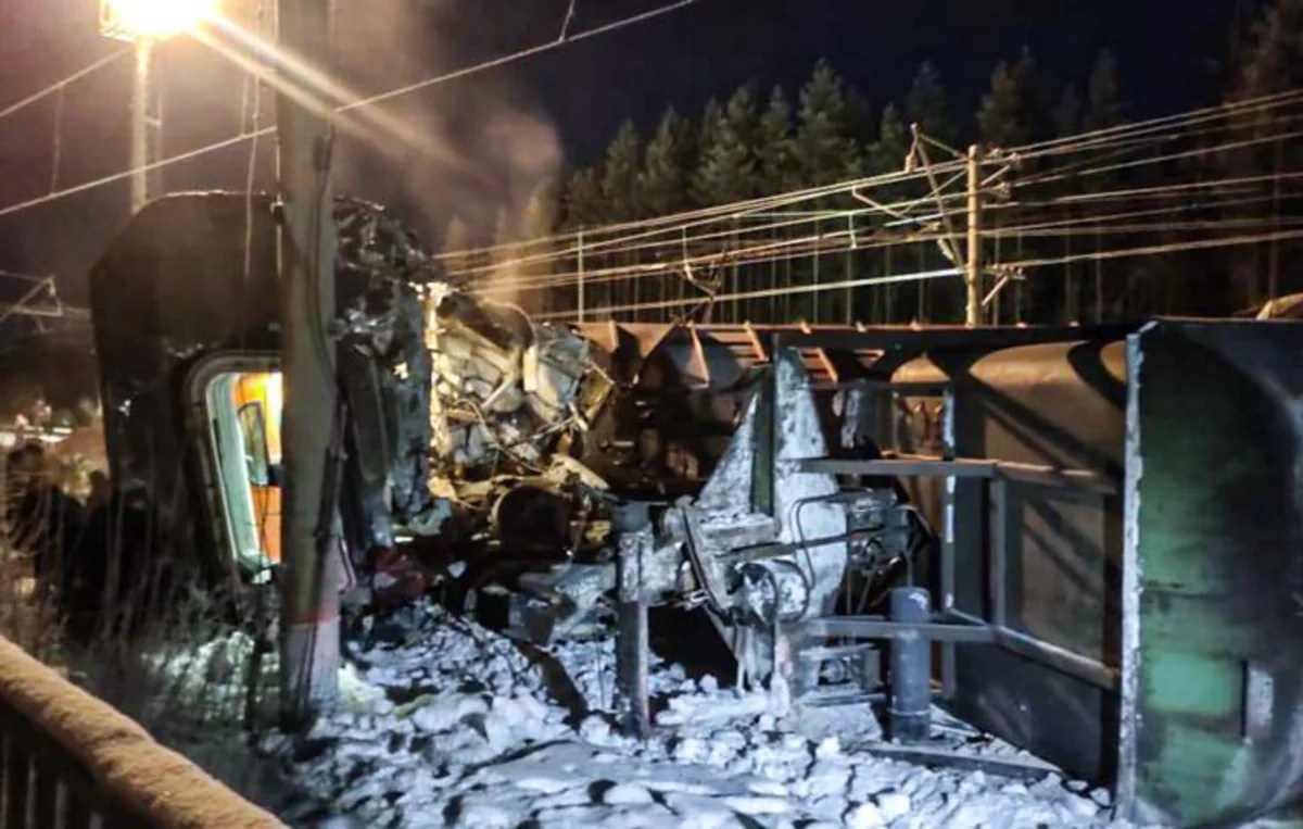 Число пострадавших в столкновении поездов под Мурманском выросло до 27