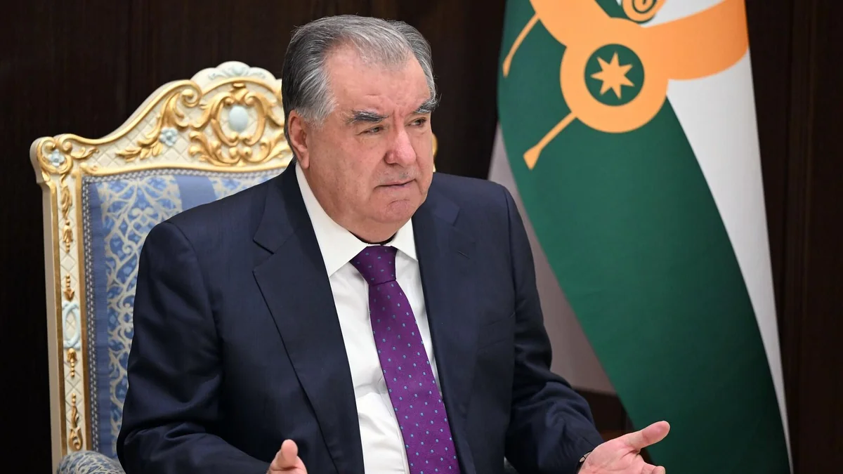 Президент Таджикистана произвел кадровые перестановки