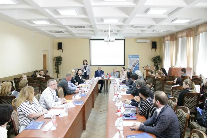 Mingəçevirin təhsil müəssisəsi Sankt-Peterburqda beynəlxalq konfransda iştirak edib