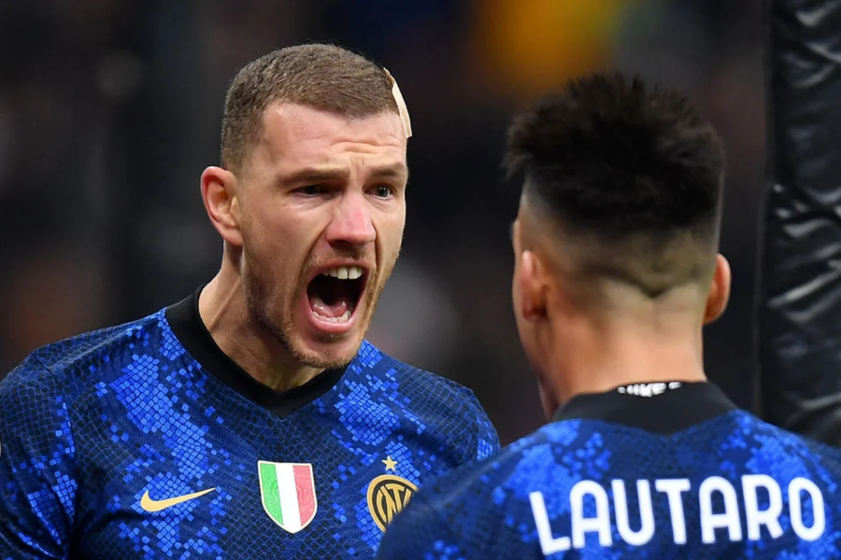 Нападающий Джеко перешел из Интера в Фенербахче