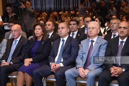 Bakıdakı təhsil işçilərinin sentyabr konfransı keçirilir