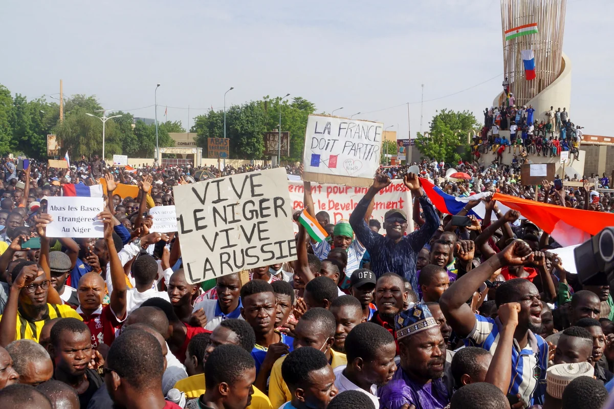 KİV: Niger Fransanın hərbi müdaxiləsinə icazə verib