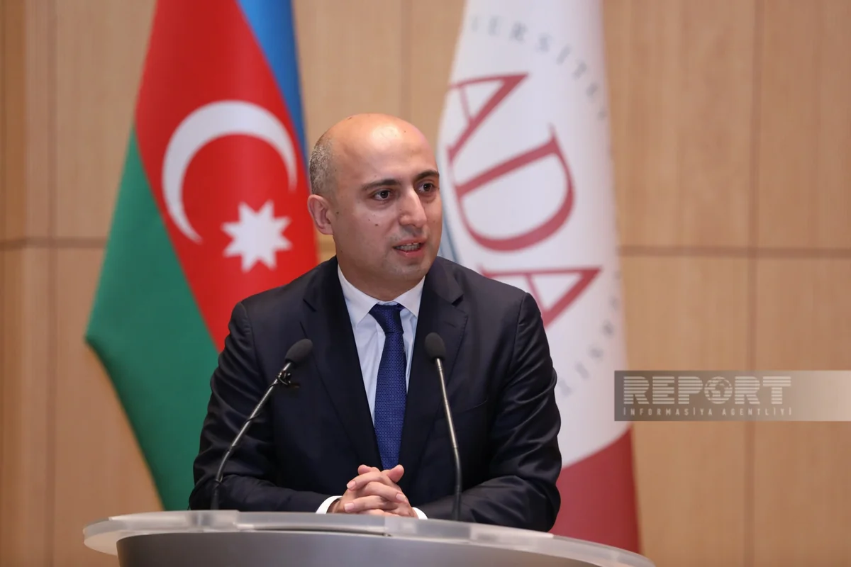 Nazir: ADPU-nun tələbələrinin aşağı kurslardan təcrübəyə göndərilməsinə müəllimləri etiraz edib