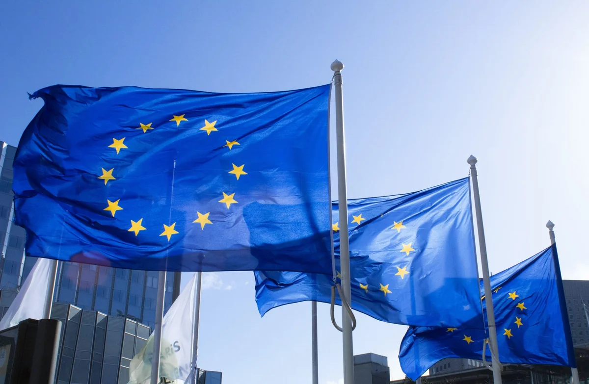 Совет ЕС решил сохранить санкции против Ирана