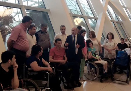 Sağlamlıq imkanları məhdud uşaqlar Türkiyəyə müalicəyə göndəriləcəklər