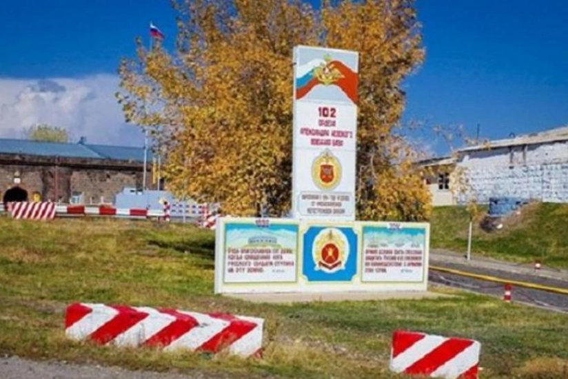 Vəkil: Rusiyalı hərbçi 102 saylı hərbi bazada saxlanılır - YENİLƏNİB