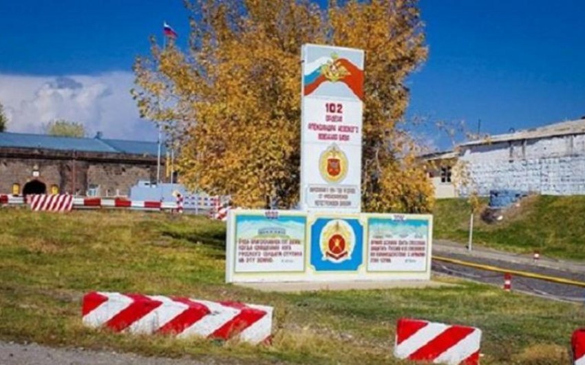 Vəkil: Rusiyalı hərbçi 102 saylı hərbi bazada saxlanılır - YENİLƏNİB