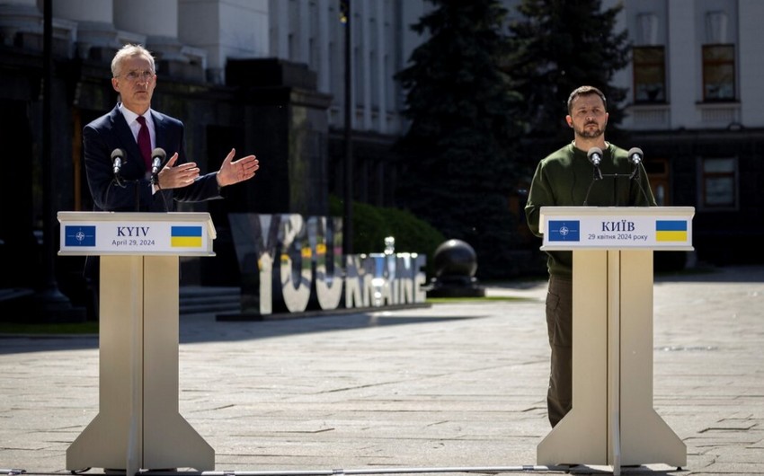  Yens Stoltenberq Ukraynada səfərdədir