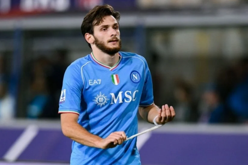 Napoli klubu Xviça Kvaratsxeliyanın maaşını 6 dəfə artırmağı düşünür