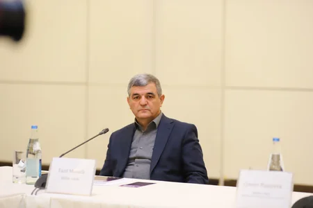 Qadına şiddətə son adlı dəyirmi masa keçirilib