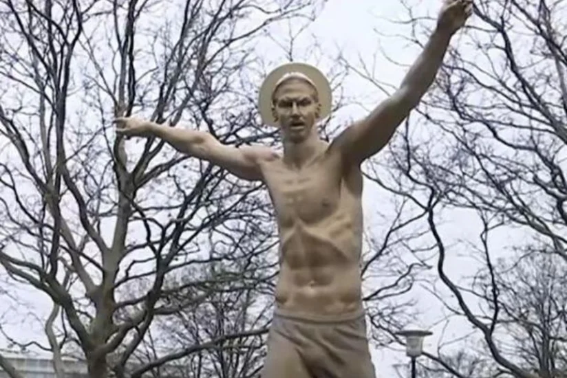 Zlatan İbrahimoviçin heykəli aşırılıb - FOTO