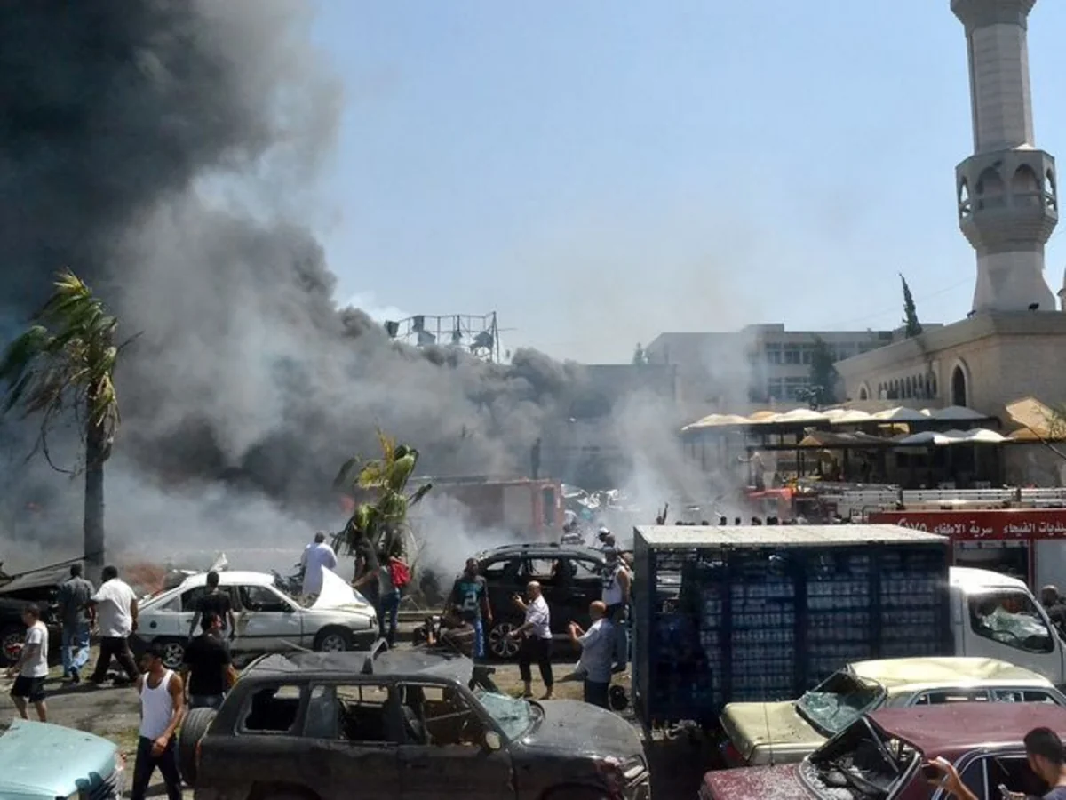 ​Livanda iki kamikadze özünü kütlənin içində partladıb, 6 nəfər ölüb