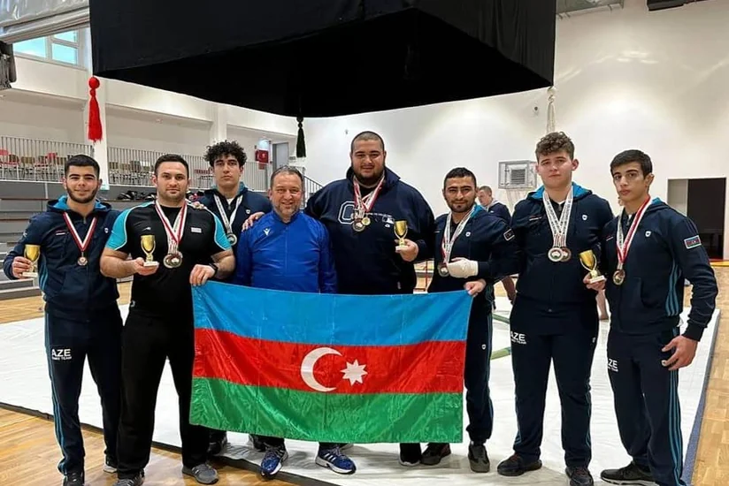 Azərbaycanın sumo güləşçiləri Macarıstanda 13 medal qazanıblar