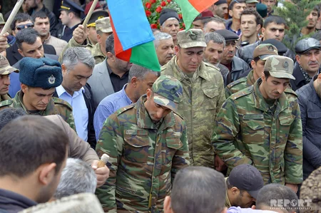 Azərbaycan ordusunun şəhid polkovniki və onun əsgəri Şəhidlər Xiyabanında dəfn edilib - FOTO - YENİLƏNİB