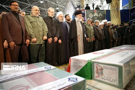 В Тегеране прощаются с генералом Сулеймани, совершен Джаназа-намаз - ФОТО