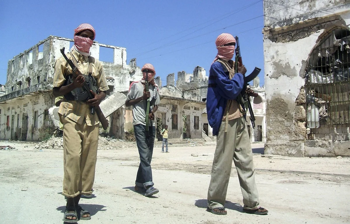 ​Somalidə terrorçu-kamikadze hökumət binasına hücum edib: 3 nəfər ölüb, 5 nəfər yaralanıb