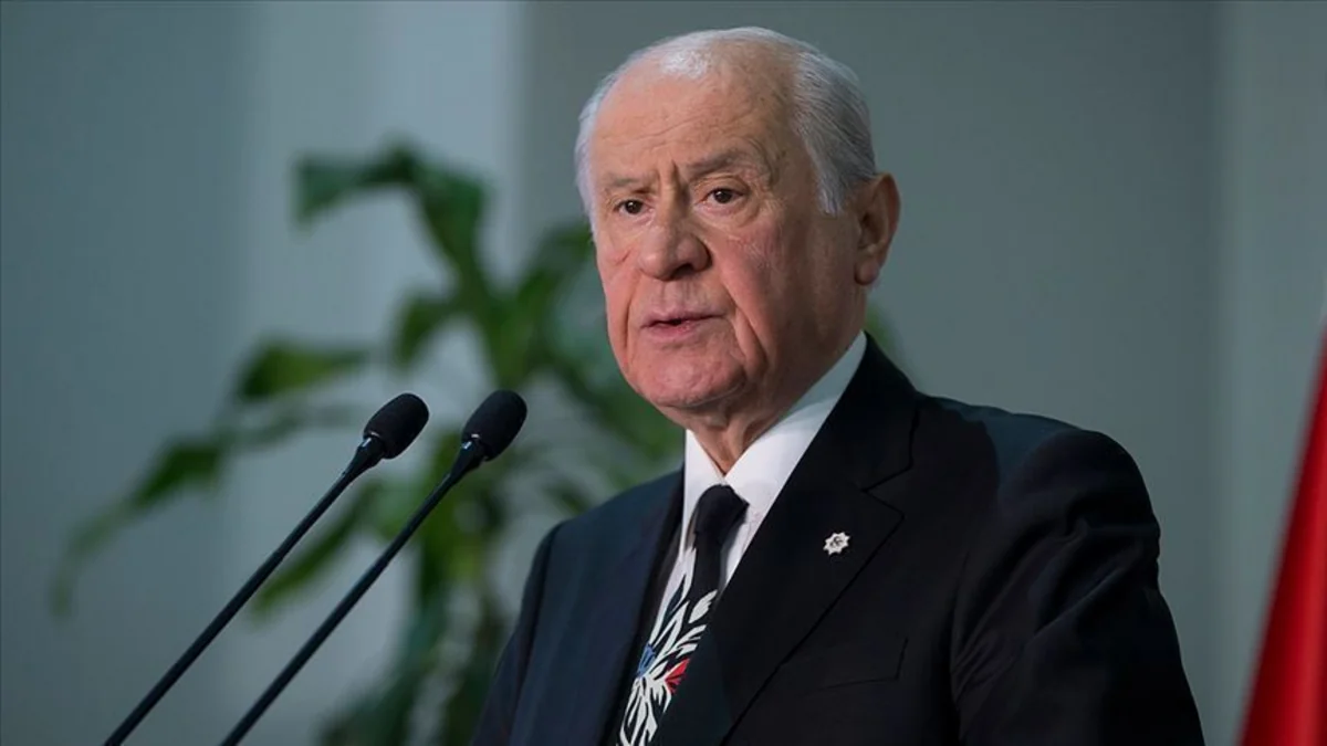 MHP sədri Elçibəyin həyat yoldaşının vəfatı ilə bağlı başsağlığı verib