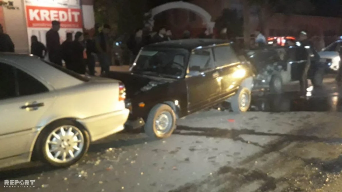 Tovuzda zəncirvari yol qəzası baş verib, 2 nəfər yaralanıb - FOTO - YENİLƏNİB