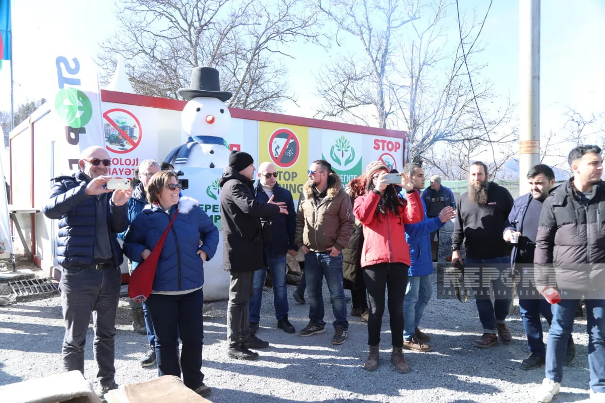Int’l travelers from 12 countries arrive at rally site on Khankandi-Lachin road