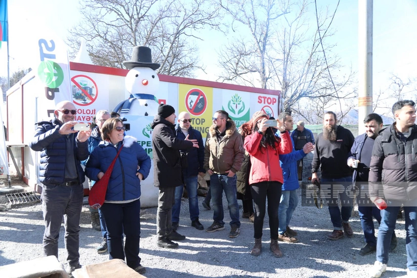 Beynəlxalq səyahətçilər Xankəndi-Laçın yolunda aksiyanın keçirildiyi yerə gəlib
