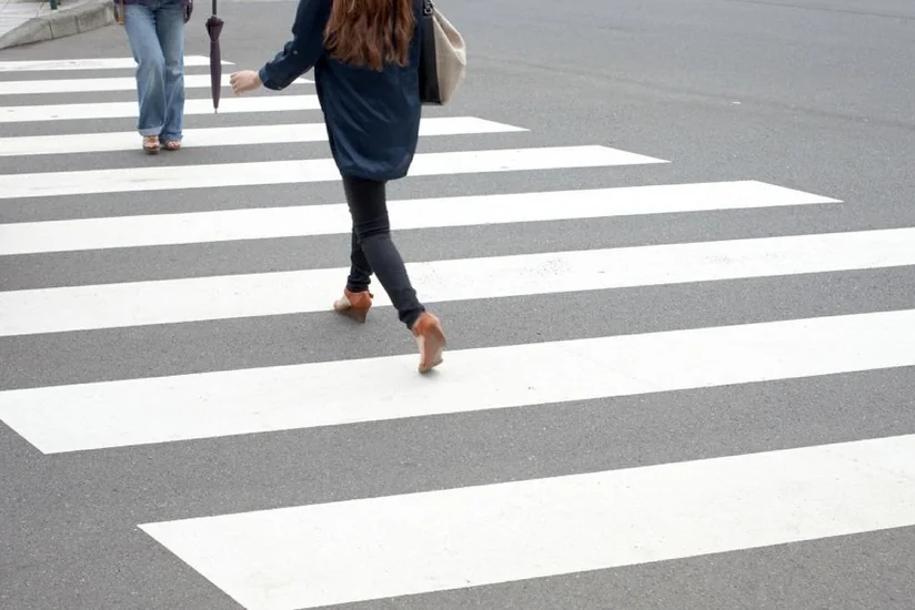 Naxçıvanda avtomobil 22 yaşlı gənc qızı vuraraq ağır xəsarət yetirib